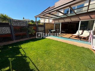 Location Chalet  Del pensamiento. Exclusivo chalet de diseño, en urbanización con piscina, en la m
