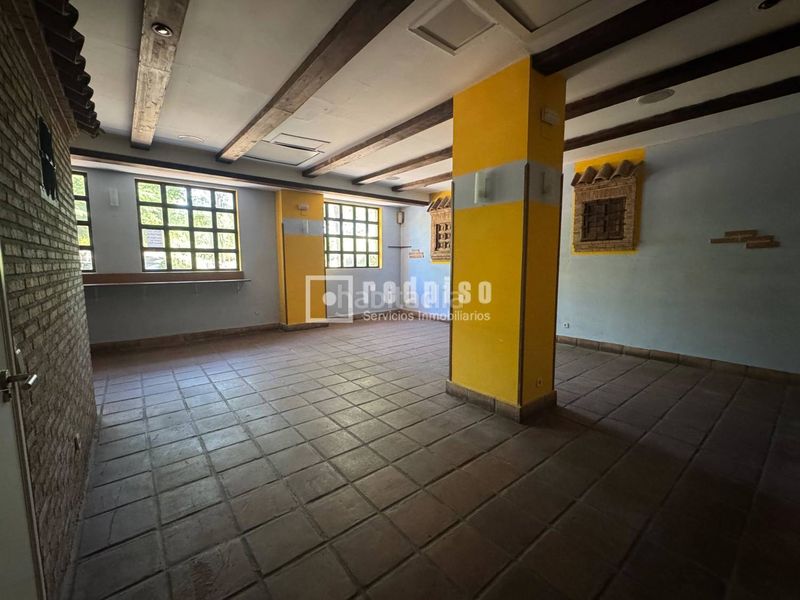 Foto 7f7c3b6c-46dd-4dd0-ab1a-f73c02535c09. Location local commercial dans Norte Alcobendas