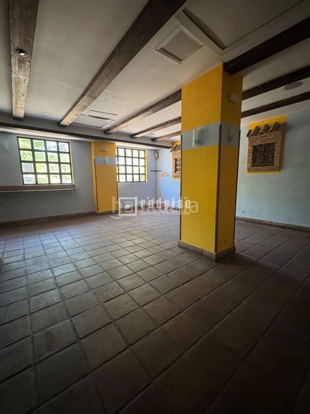 Foto f7fc061d-0be5-43fa-b99f-98e93bf08f73. Location local commercial dans Norte Alcobendas