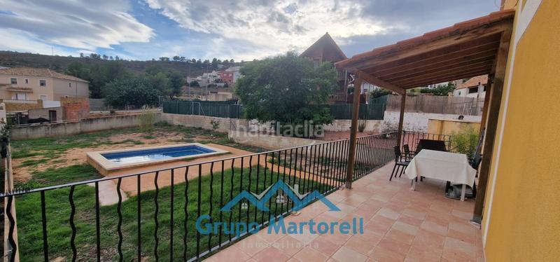 Foto eda1631a-b22b-4b8f-9190-72959f2074c9. Xalet amb xemeneia aparcament piscina a Montroy