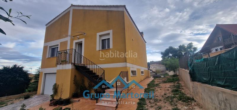 Foto f0ca24ae-da95-421b-87c8-120520990c43. Xalet amb xemeneia aparcament piscina a Montroy