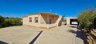 Mas à Monserrat. Chalet en venta monserrat