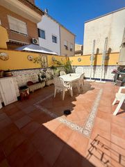 Reihenhaus in Sedaví. Adosado en venta en sedavi.