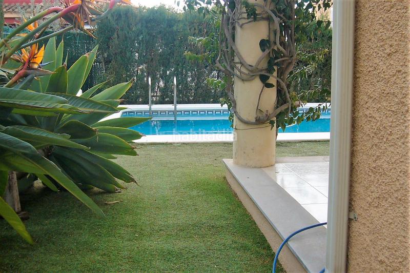 Foto d7d6e3fd-93fd-4816-8aa8-06e481907436. Xalet amb xemeneia calefacció aparcament piscina a Benicasim / Benicàssim
