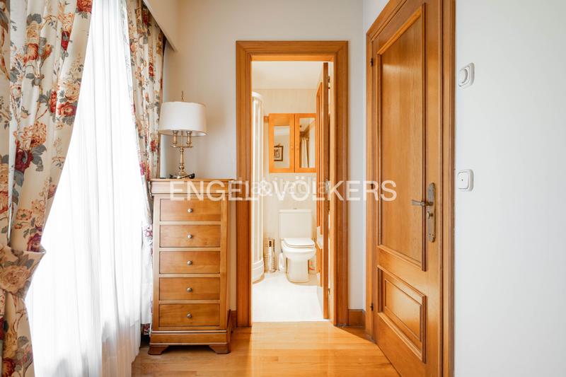 Foto b9ac3f7e-0b55-4fd6-bfba-898bb3405f99. Masía exclusiva villa en la mejor zona de san sebastian en Donostia - San Sebastián