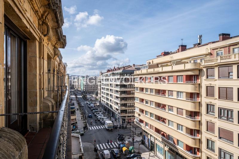 Foto f1053efb-7473-4fd2-ba60-460db1018155. Apartament amb calefacció a Gros Donostia - San Sebastián