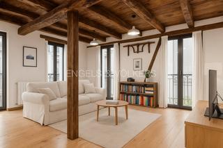 Apartament  San jerónimo. Precioso piso en parte vieja de san sebastián con ascensor.