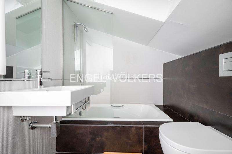 Foto 583c29b2-1419-4ccc-9862-ad3372a97784. Attico con riscaldamento in Área Romántica Donostia - San Sebastián