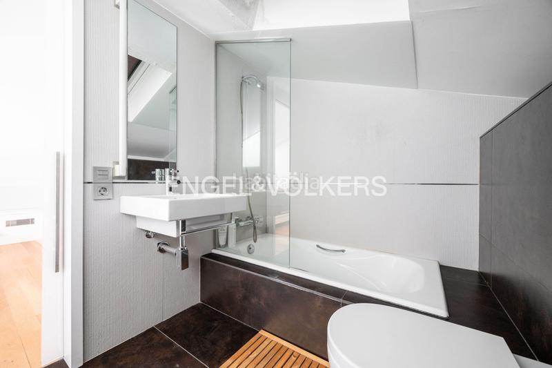 Foto a5d10784-920d-496c-bd39-e0458831d945. Attico con riscaldamento in Área Romántica Donostia - San Sebastián