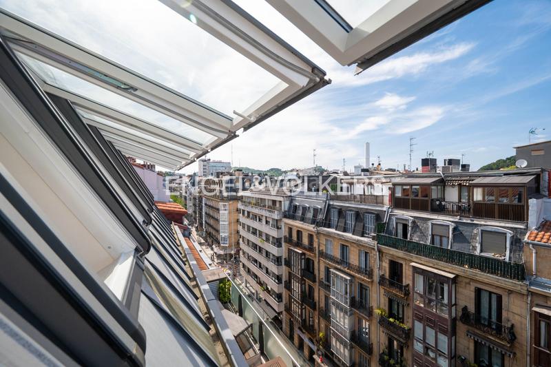 Foto c81fc01f-d6b6-4ee1-8fc9-0c39346d76f8. Attico con riscaldamento in Área Romántica Donostia - San Sebastián