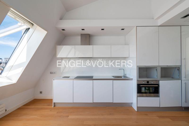 Foto e6da2dee-33b9-44ed-9c13-79a5a00e0a43. Attico con riscaldamento in Área Romántica Donostia - San Sebastián