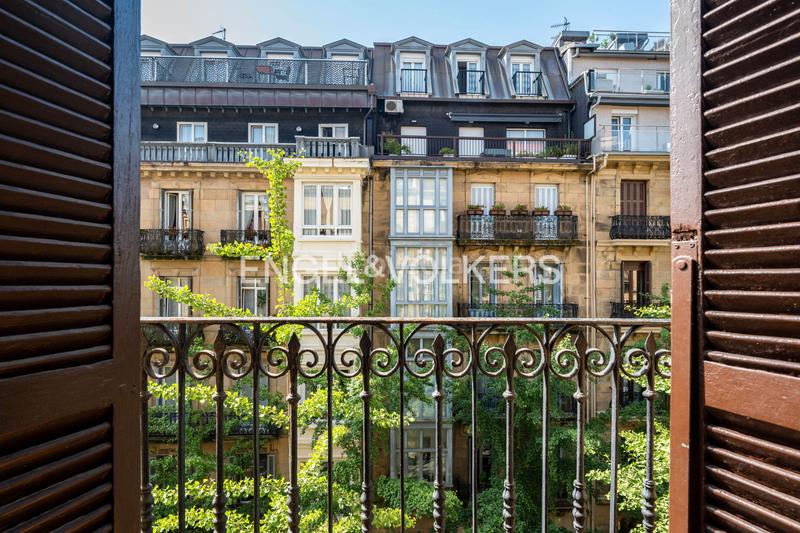 Foto 2bb6c558-2ea6-45a4-9b0f-e593f848db1d. Piccolo appartamento con riscaldamento in Área Romántica Donostia - San Sebastián