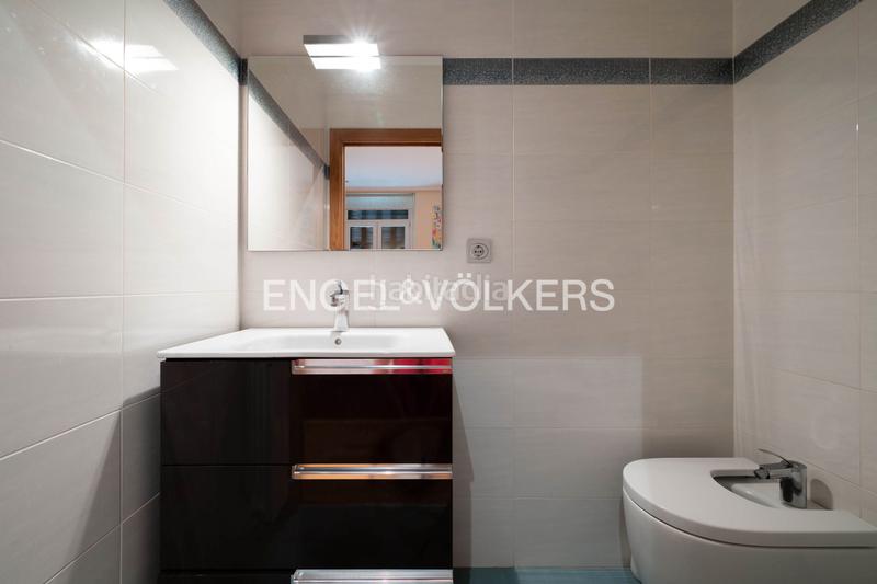 Foto d9cb90ff-473a-4ca5-b136-f63f784d5eac. Piccolo appartamento con riscaldamento in Área Romántica Donostia - San Sebastián