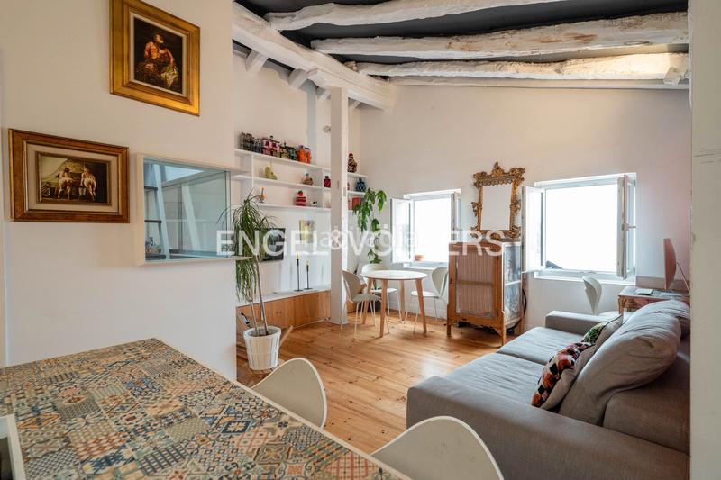 Foto 6152c929-61c5-43c0-a970-308f93b0123a. Ático  luminoso en venta en calle mayor en Hondarribia