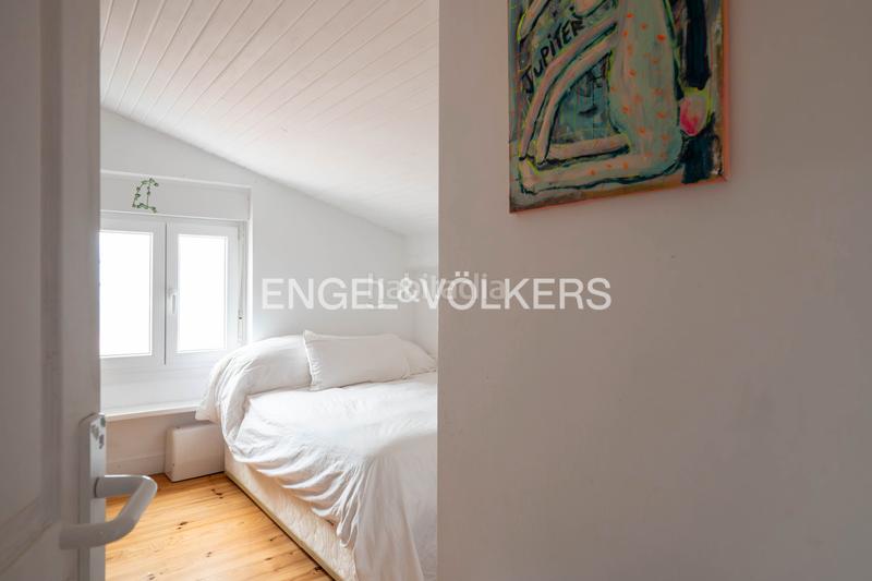 Foto 8acb874d-1bd1-4ee7-8cdc-fa7b394013fd. Ático  luminoso en venta en calle mayor en Hondarribia