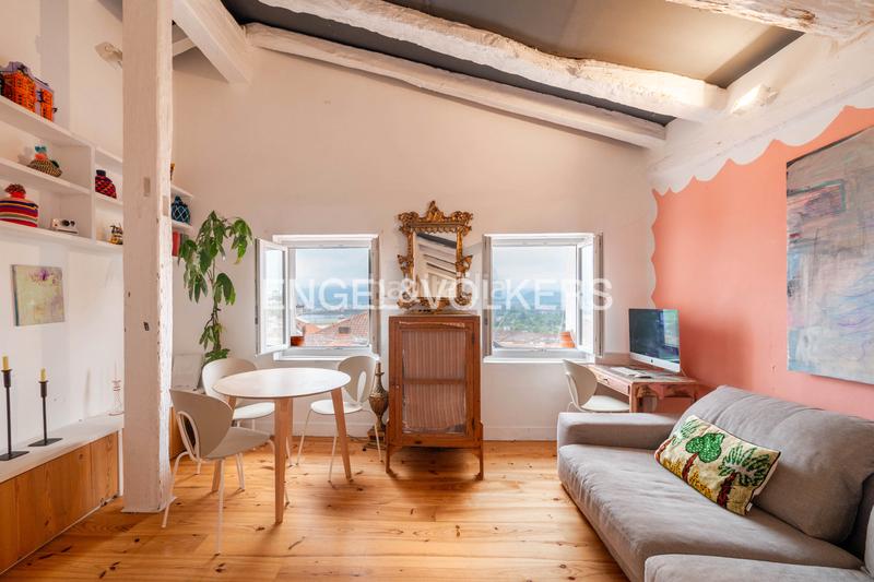 Foto af822f3b-c518-49bc-814b-a9a94e9fd80f. Ático  luminoso en venta en calle mayor en Hondarribia