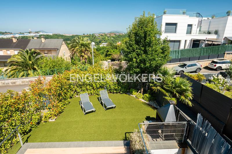 Foto 3a584476-a0d2-4d41-b583-44f9d91edb55. Casa adossada amb calefacció aparcament piscina a Donostia - San Sebastián