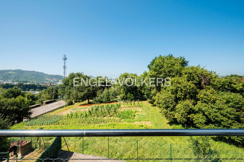 Foto 6181bd8a-fc5d-43fc-bdd9-a08c87dc4f28. Casa adossada amb calefacció aparcament piscina a Donostia - San Sebastián