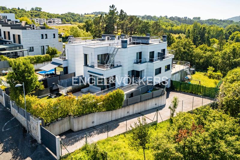 Foto 6671a970-4e9a-4a55-86b7-05619574604b. Casa adossada amb calefacció aparcament piscina a Donostia - San Sebastián