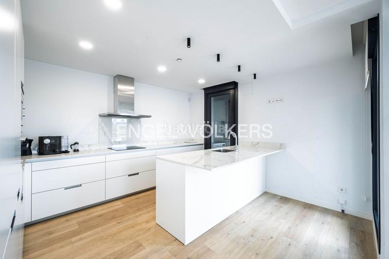 Foto f2e3eef1-9114-4d0d-b24e-f74df5092bbd. Casa adossada amb calefacció aparcament piscina a Donostia - San Sebastián