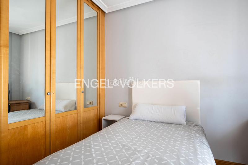 Foto b3653fc0-8311-4ab6-b378-2aea5fe8abed. Apartamento encantador apartamento con gran potencial impresionantes vistas y espacio extra para hacerlo tuyo en Zarautz