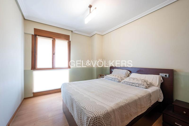 Foto e42c42c9-49a6-446e-aeeb-2ce188e9bc0e. Apartamento encantador apartamento con gran potencial impresionantes vistas y espacio extra para hacerlo tuyo en Zarautz