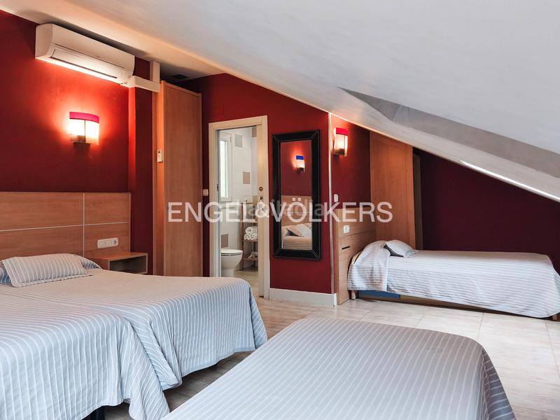 Foto ee3039a2-2907-4ecf-977e-2e6d6f00311d. Apartamento encantador apartamento con gran potencial impresionantes vistas y espacio extra para hacerlo tuyo en Zarautz