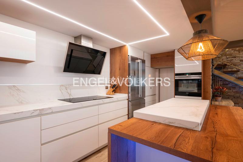 Foto c0461f1b-a4e7-46a3-b387-fe10d6a09a82. Dúplex  único amplitud, diseño, modernidad y eficiencia energética. en Eibar