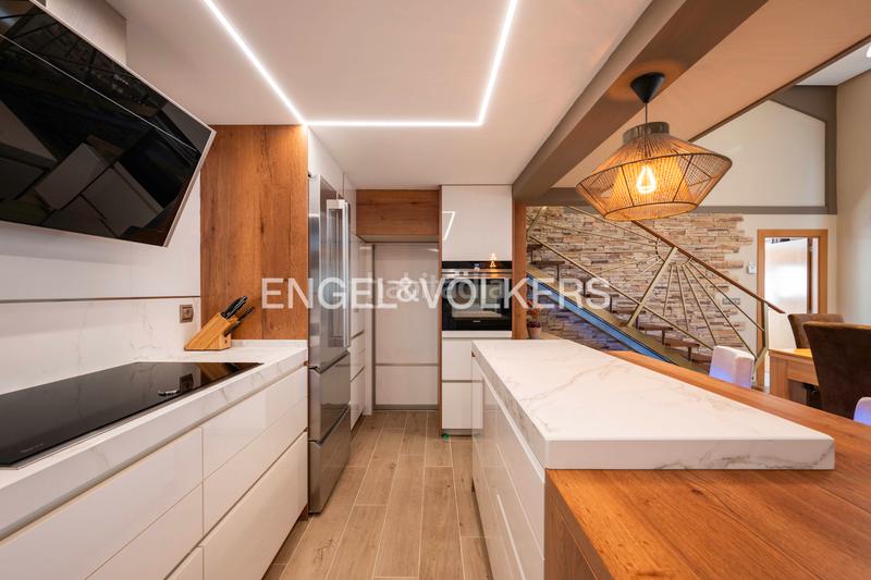 Foto f4c04f76-536e-4c72-b38f-d49f40f5c750. Dúplex  único amplitud, diseño, modernidad y eficiencia energética. en Eibar