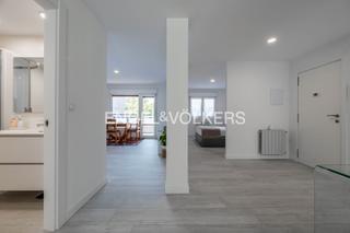 Appartement à Antiguo. Piso reformado con terraza y vistas despejadas