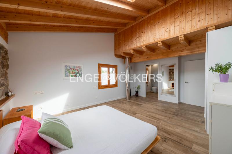 Foto 8b66fa59-7eee-409e-9cf5-0b81253fdbb0. Casa a schiera con riscaldamento parcheggio in Añorga - Zubieta - Atotxa Erreka Donostia - San Sebastián
