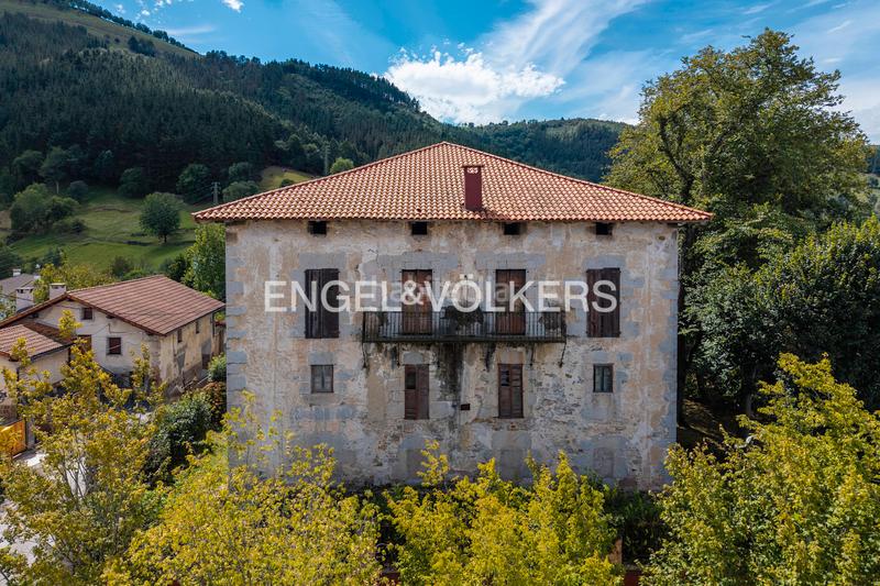 Foto 0bd0057c-2178-4587-8151-757420e27ba2. Casa proyecto exclusivo palacio con terreno y gran potencial a escasos minutos de mar en Zestoa