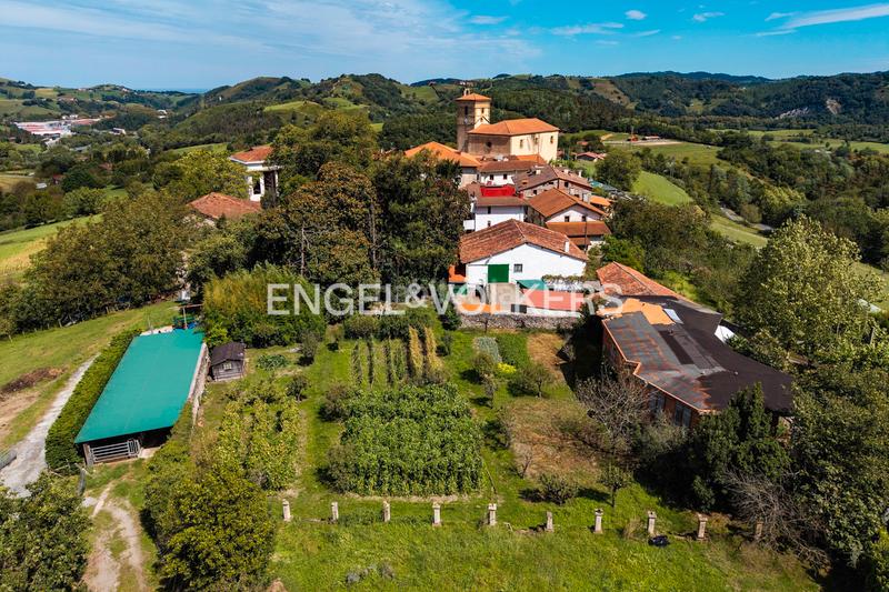 Foto a0077a33-5c9d-4049-86f7-35a6139de617. Casa proyecto exclusivo palacio con terreno y gran potencial a escasos minutos de mar en Zestoa