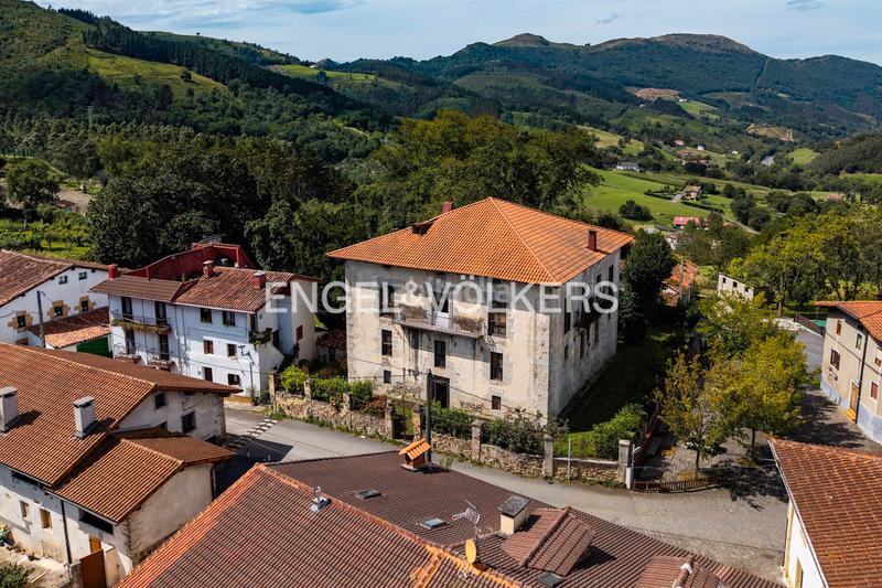 Foto ccb20d87-d95a-4dfb-8209-2f31d4a4ef88. Casa proyecto exclusivo palacio con terreno y gran potencial a escasos minutos de mar en Zestoa