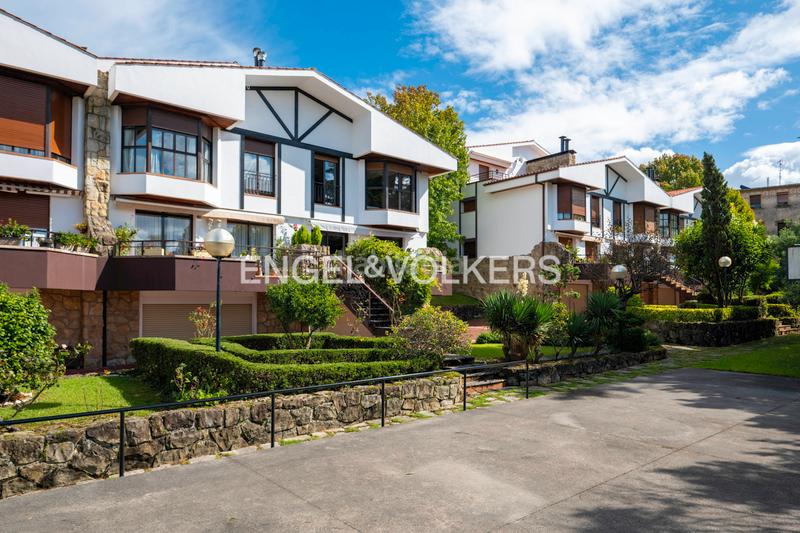 Foto 3dfeb0c6-dfe0-435b-803b-48f6595e4c36. Alquiler casa  adosada con piscina en alquiler en ategorrieta en Donostia - San Sebastián
