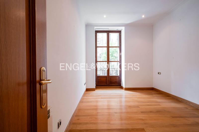 Foto e74b3e6f-9110-4015-892e-0513136f93cd. Apartment with heating in Área Romántica Donostia - San Sebastián