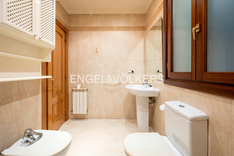 Foto fa4d04d2-264d-4294-bd57-52ab53bad812. Apartment with heating in Área Romántica Donostia - San Sebastián