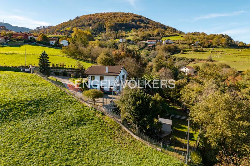 Foto 0e83bc07-ad4d-46e5-ac26-879b402b58d5. Maison jumelée avec chauffage parking dans Hernialde