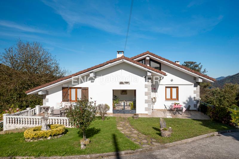 Foto 1699bb1d-d8bf-40b5-8638-d10d0285255e. Maison jumelée avec chauffage parking dans Hernialde