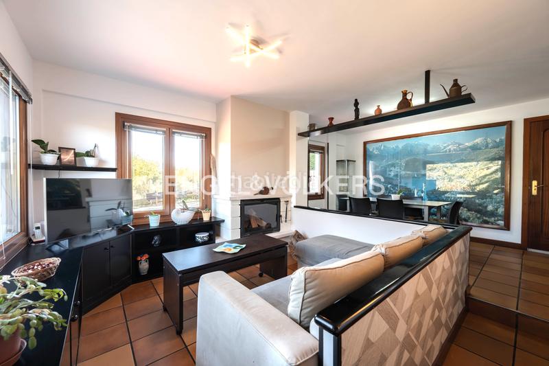 Foto 2ebd59eb-4b9f-492a-9db0-e07ac5dcf94a. Maison jumelée avec chauffage parking dans Hernialde