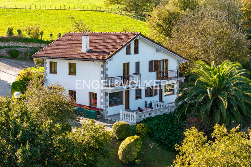 Foto 34cb4e02-701a-4c78-8938-10ce0b678a78. Maison jumelée avec chauffage parking dans Hernialde