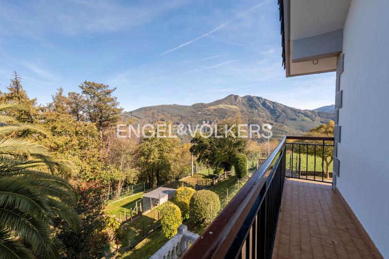 Foto 732c3744-a59b-4823-92bc-2d2ff7f3743f. Maison jumelée avec chauffage parking dans Hernialde