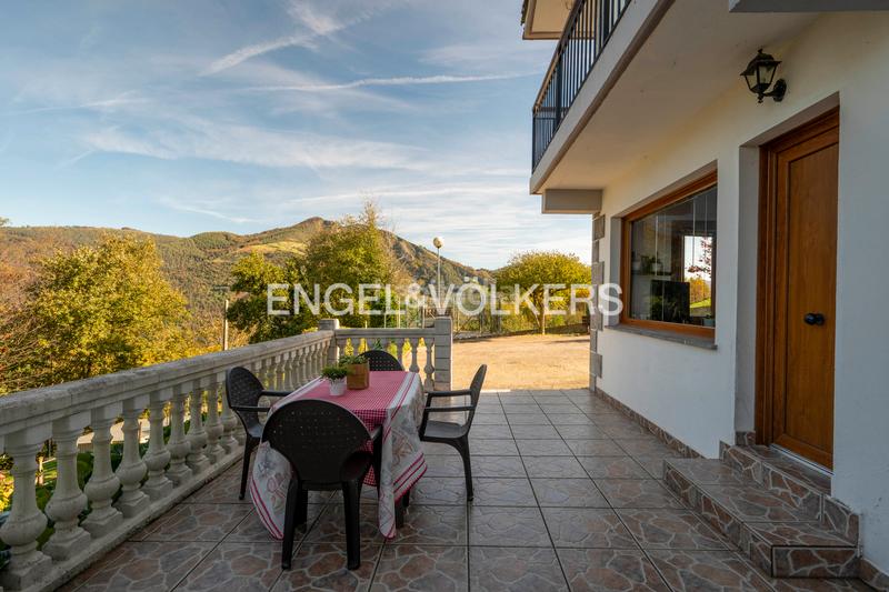 Foto 931dd949-a115-4327-a62c-4a0fdd8c29db. Maison jumelée avec chauffage parking dans Hernialde