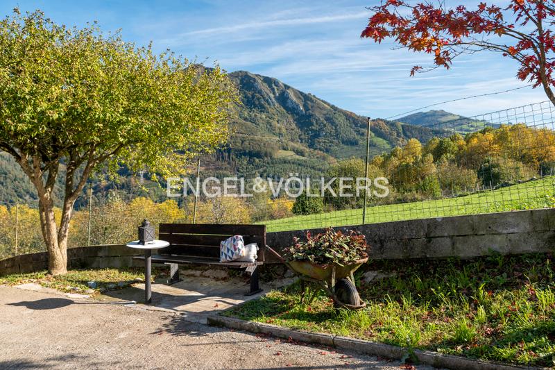 Foto bacd5a99-9f73-4dd6-a46a-2fd6606b0d13. Maison jumelée avec chauffage parking dans Hernialde