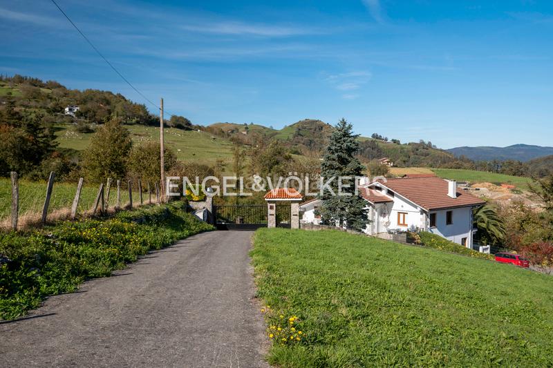 Foto d01e4050-f76b-4b79-a832-dc559cda1083. Maison jumelée avec chauffage parking dans Hernialde