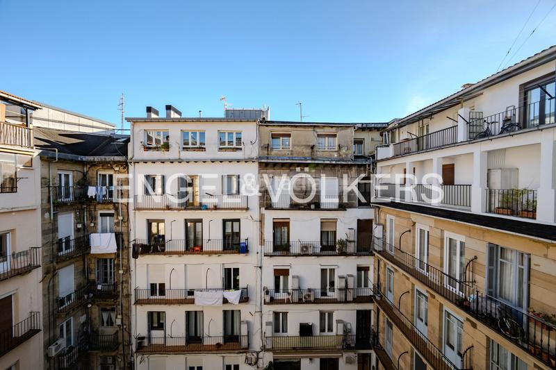 Foto 028feee8-5e6d-4435-bac3-04eebbd775ce. Piccolo appartamento con riscaldamento in Área Romántica Donostia - San Sebastián