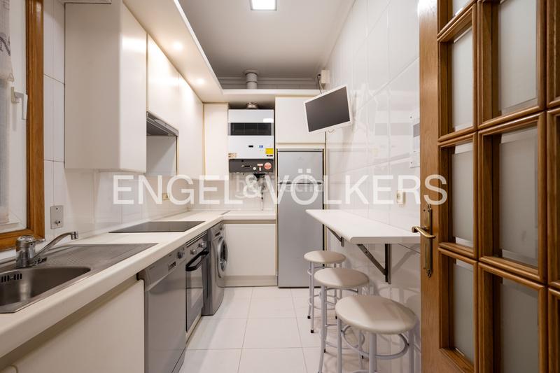 Foto 44b2b44b-ae46-44ce-b3bf-c61cabb8b1a7. Piccolo appartamento con riscaldamento in Área Romántica Donostia - San Sebastián