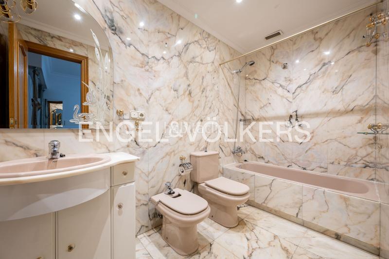 Foto 715351c4-a0e2-418d-997d-0bced3b30893. Piccolo appartamento con riscaldamento in Área Romántica Donostia - San Sebastián