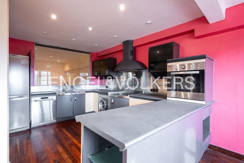 Foto 3b7f159b-8edd-464d-b5cb-e9c2302d51ac. Haus mit heizung parking pool in Miracruz Donostia - San Sebastián