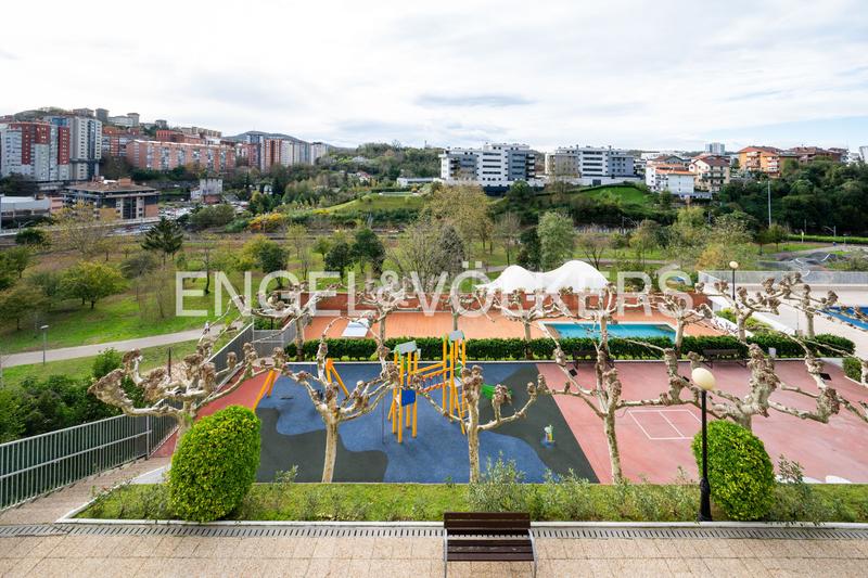 Foto 45337441-8dd7-4be3-8302-2bebd428d892. Haus mit heizung parking pool in Miracruz Donostia - San Sebastián